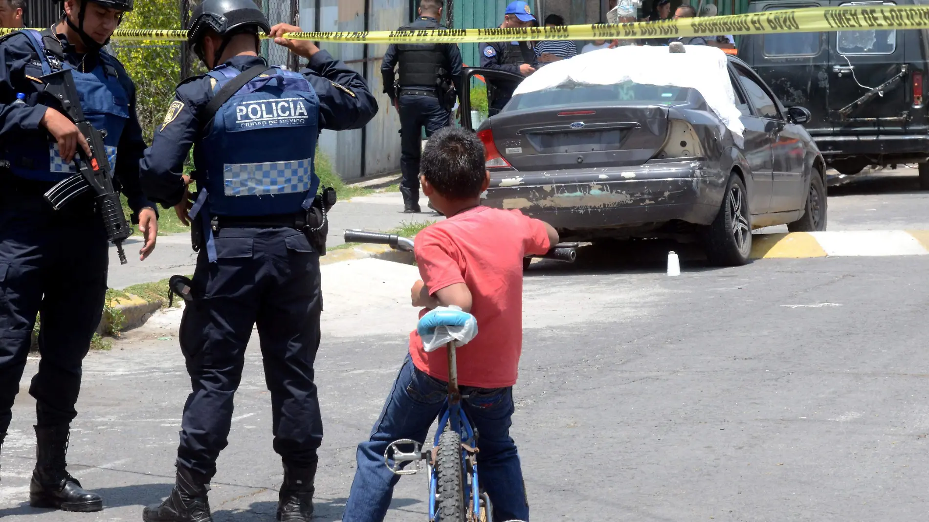 Niño viendp asesinato